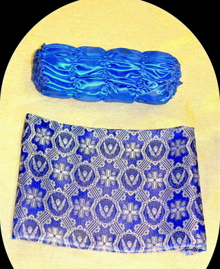 Обивка атлас с парчей крест &nbsp;